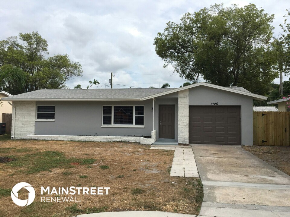 1725 Carlisle St in Clearwater, FL - Foto de edificio