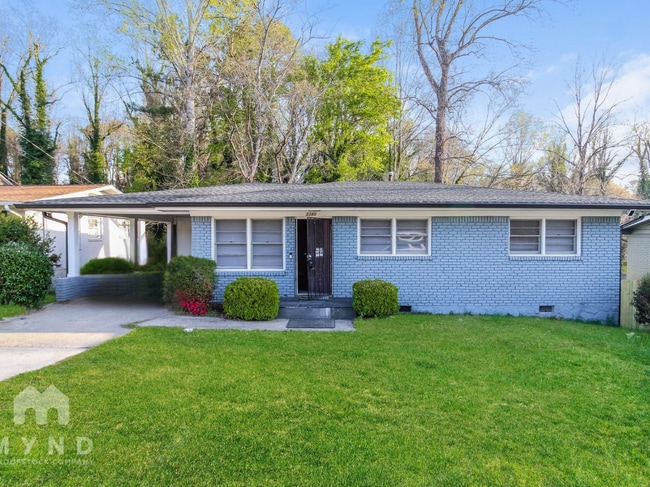 3385 M.L.K. Jr Dr SW in Atlanta, GA - Building Photo - Building Photo