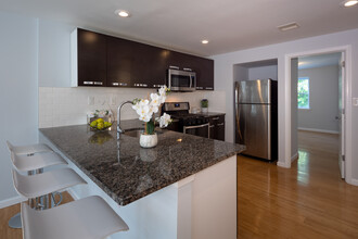 Aspen Village Apartments in Philadelphia, PA - Building Photo - Interior Photo