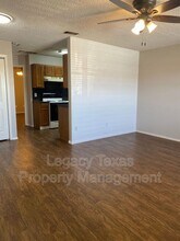 1409 W Kilpatrick St in Cleburne, TX - Building Photo - Building Photo