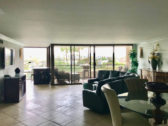 property at 4335 Marina City Dr