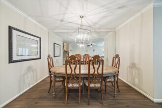 6330 Briar Rose Dr in Houston, TX - Building Photo - Building Photo