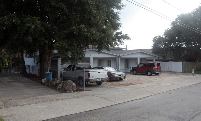 997 Sunrise Dr in Tarpon Springs, FL - Building Photo - Building Photo