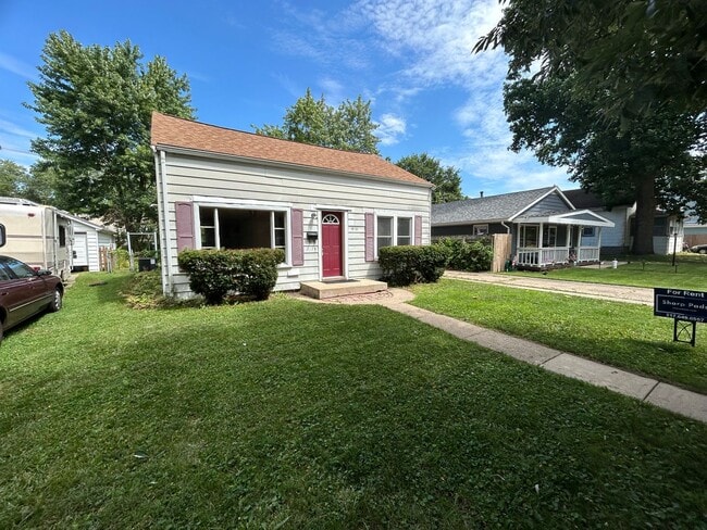 property at 910 W Vine St