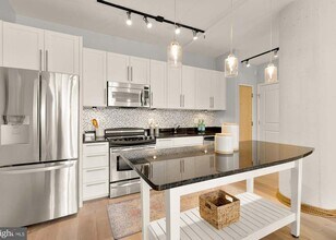 2125 14th St NW, Unit 224 in Washington, DC - Building Photo - Building Photo