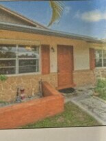 3945 Chapel St in West Palm Beach, FL - Building Photo