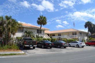 Camellia House in Pompano Beach, FL - Building Photo - Primary Photo