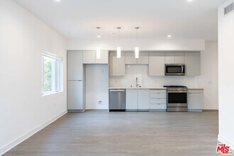 843 Wilcox Ave in Los Angeles, CA - Building Photo - Building Photo