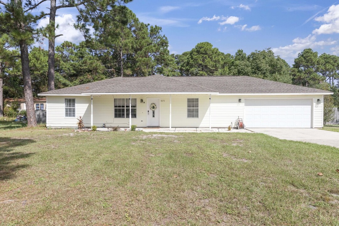 9270 Quail Roost Dr in Navarre, FL - Building Photo