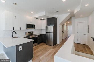 1003 W Dakota St-Unit -UNIT 2 in Philadelphia, PA - Building Photo - Building Photo