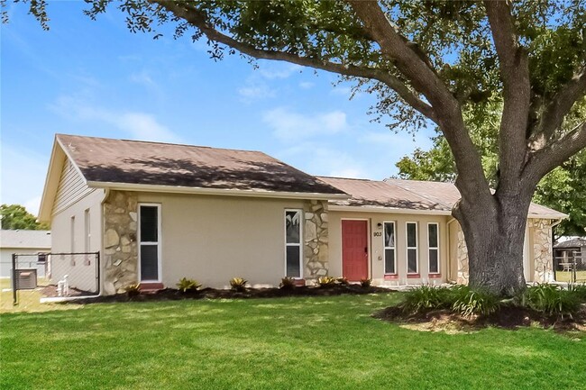 property at 903 Ashwood Ct