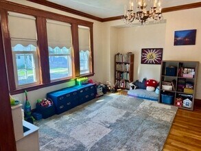 27 Parker St in Arlington, MA - Building Photo - Building Photo