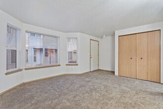 209 NE 148th Ave in Portland, OR - Building Photo - Building Photo