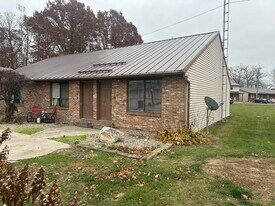 1033 Lakeshore Dr, Unit 1034 in Pioneer, OH - Building Photo