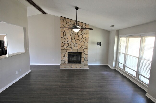 111 Bibb Dr in Madison, AL - Foto de edificio - Building Photo