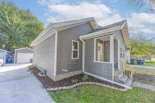 1208 S University Dr in Fargo, ND - Building Photo