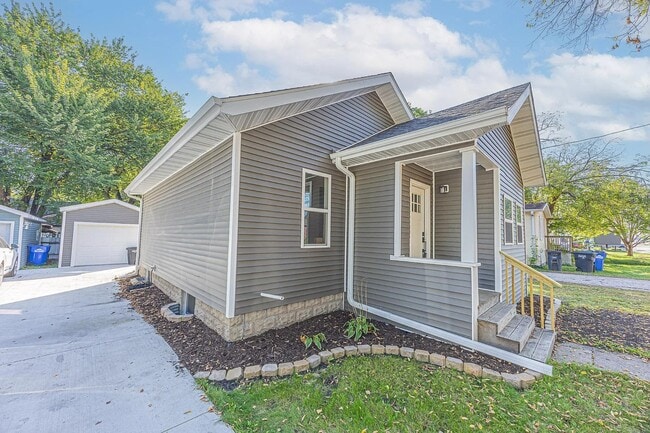 1208 S University Dr