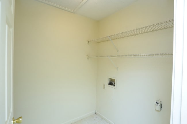 Hickory Run II Apartments in Jacksonville, AL - Foto de edificio - Interior Photo