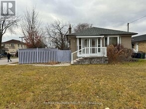 2 Kootenay Crescent in Toronto, ON - Building Photo - Building Photo