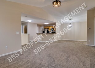 15338 Cornell Dr in Clinton Township, MI - Building Photo - Building Photo