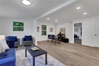 2466 Old Hapeville Rd SW in Atlanta, GA - Building Photo - Building Photo