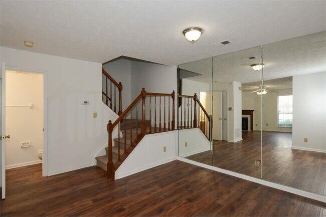 1015 Rock Creek Ln in Norcross, GA - Building Photo - Building Photo