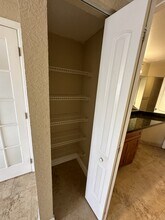 2851 N Oakland Forest Dr in Oakland Park, FL - Building Photo - Building Photo