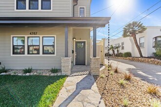 4787 Panorama Dr in San Diego, CA - Foto de edificio - Building Photo
