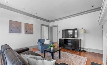 857 Beacon St, Unit 41 in Boston, MA - Building Photo - Building Photo