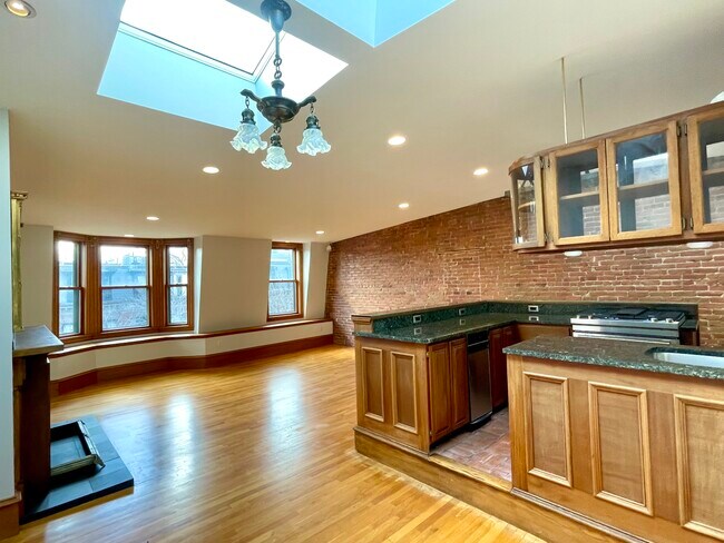 17 Holyoke St, Unit 5 in Boston, MA - Building Photo - Building Photo