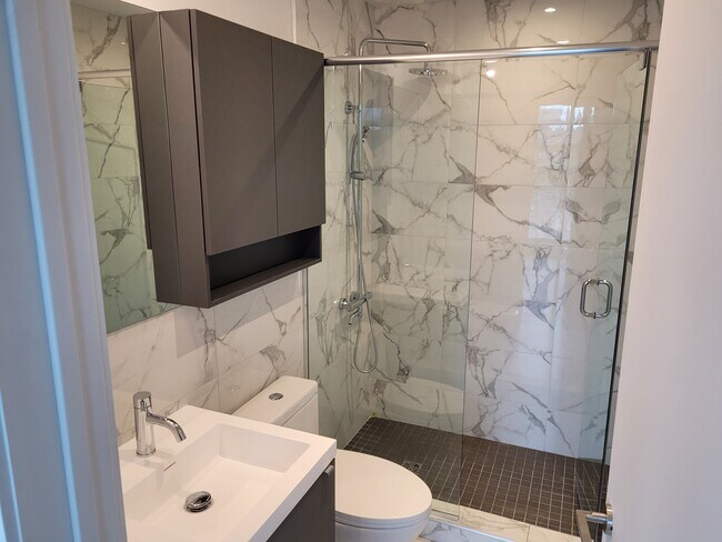 2180 Sainte-Catherine Rue O in Montréal, QC - Building Photo - Building Photo