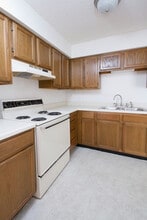 Catalpa East in Springfield, MO - Building Photo - Building Photo