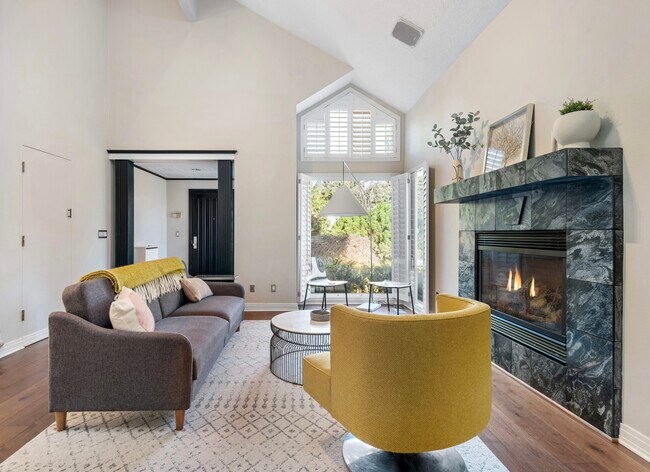 5006 SW Sweeney St in Portland, OR - Foto de edificio - Building Photo