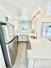 6002 Carlton Way in Los Angeles, CA - Building Photo - Building Photo