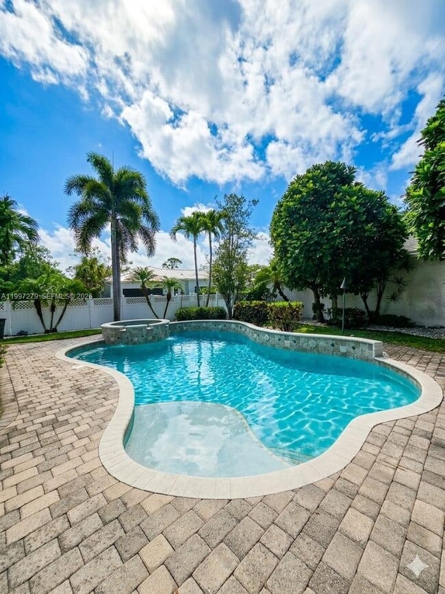 2577 E Community Dr in Jupiter, FL - Building Photo - Building Photo