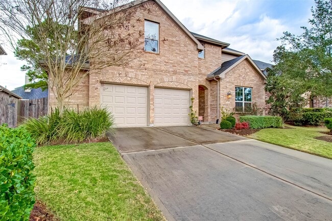property at 8219 Peppervine Ct