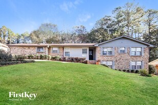 4336 Lake Laurel Dr in Smyrna, GA - Building Photo