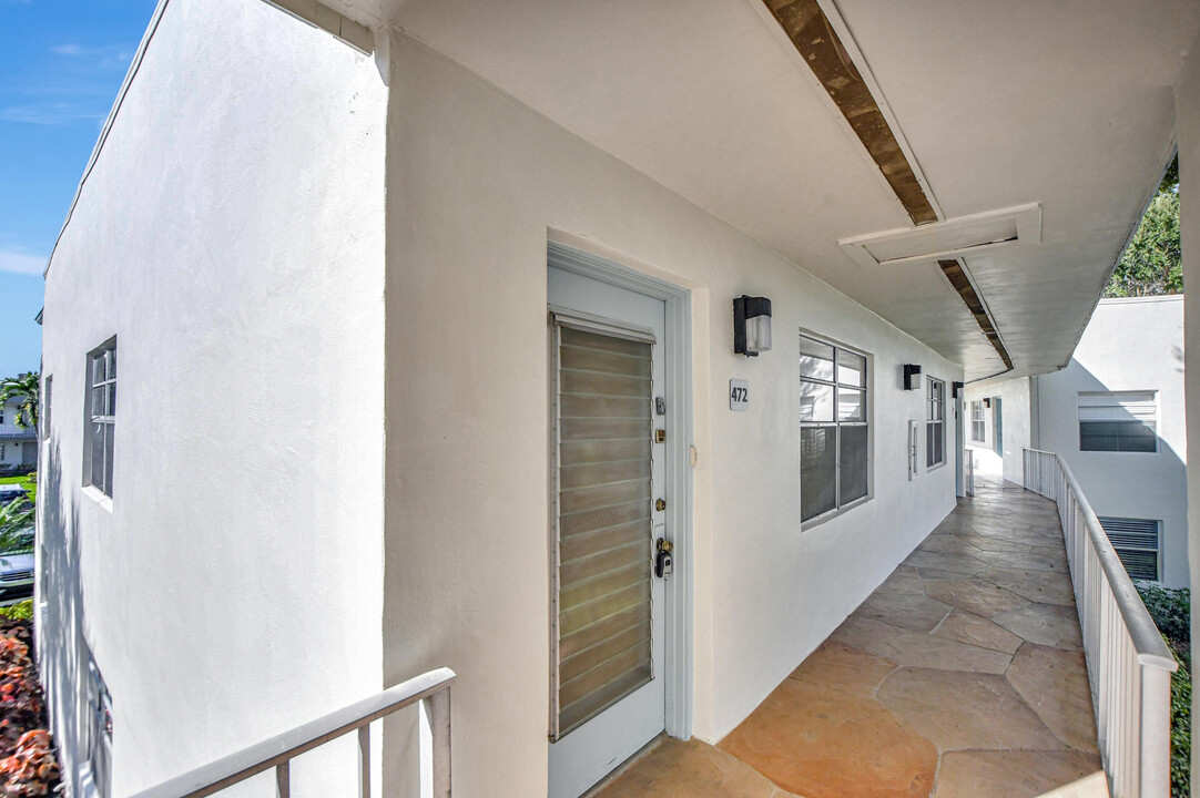 472 Normandy J in Delray Beach, FL - Building Photo