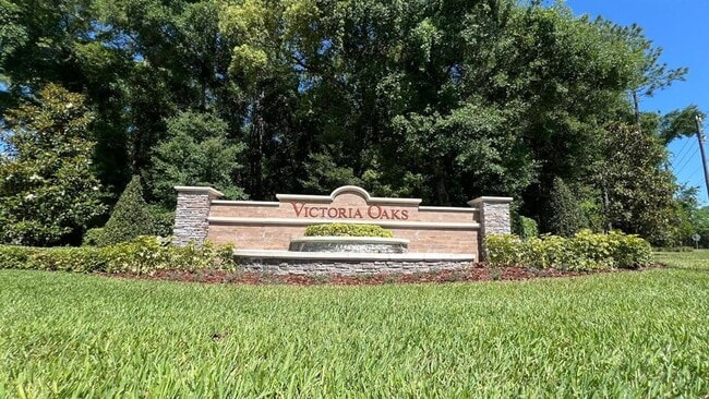 446 Baroness Way in DeLand, FL - Building Photo - Building Photo