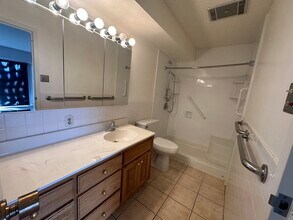 411 Lakewood Cir, Unit B-915 in Colorado Springs, CO - Building Photo - Building Photo