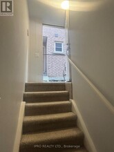 7477 Doverwood Dr in Mississauga, ON - Building Photo - Building Photo