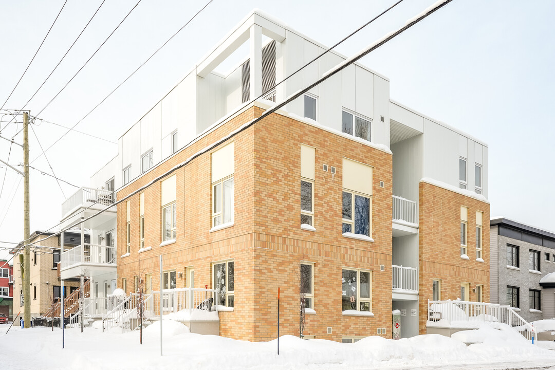 1795 26E Rue in Québec, QC - Building Photo