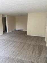 1210 Middle Tpke W, Unit c2 in Manchester, CT - Building Photo - Building Photo