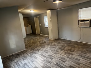 10 Harding St in Huntsville, TX - Building Photo - Building Photo