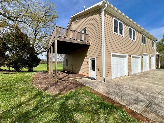 374 Propst Rd in Boydton, VA - Building Photo - Building Photo