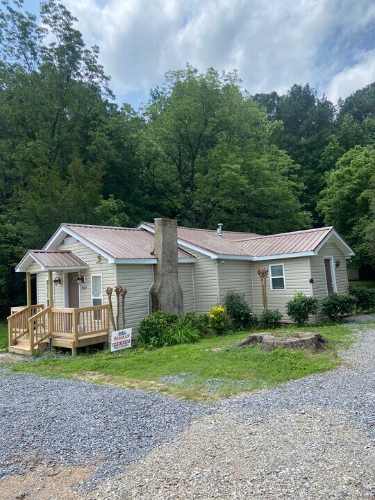 4446 Bell Hill Rd in Bessemer, AL - Foto de edificio