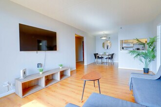 401 12th St S in Arlington, VA - Foto de edificio - Building Photo