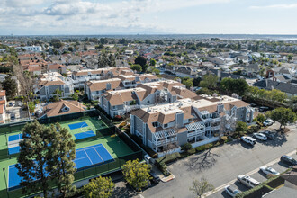 Pointe Surfside in Huntington Beach, CA - Building Photo - Building Photo