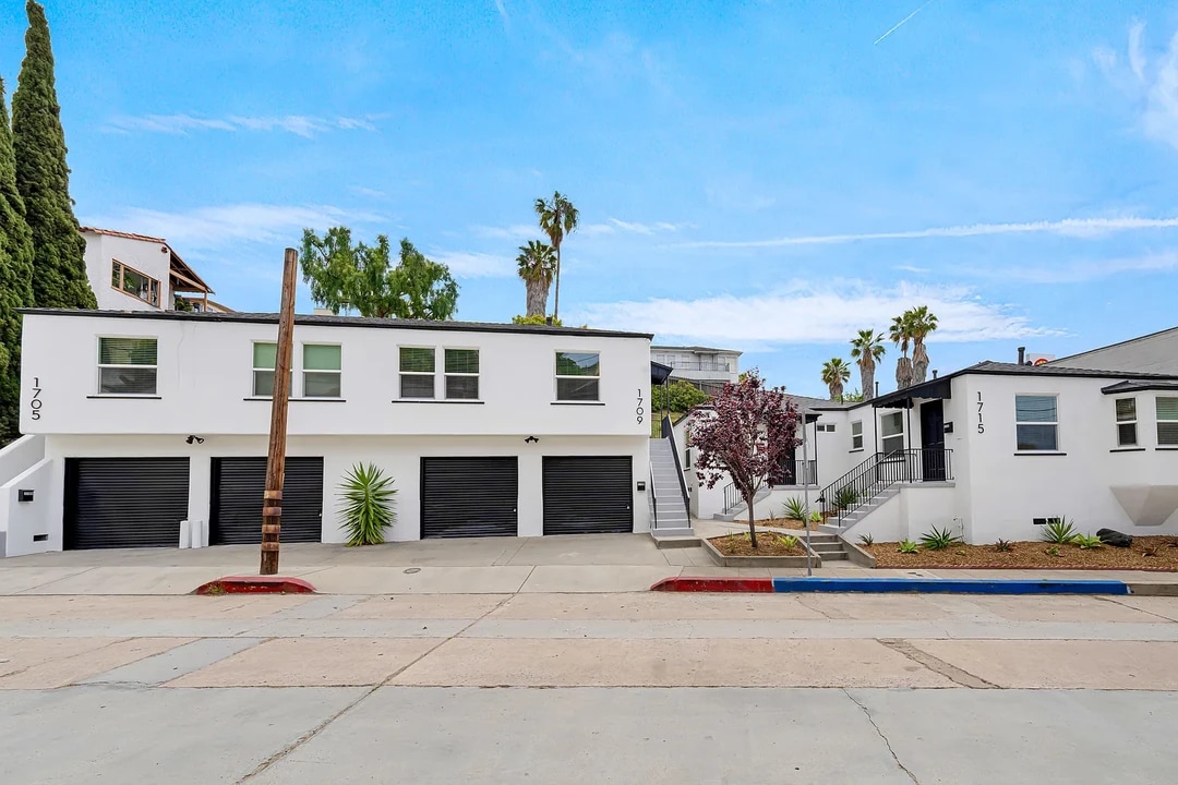1711 Glenwood Dr, Unit 11 in San Diego, CA - Building Photo