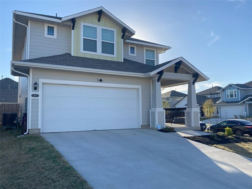 211 Living Reef Dr in Maxwell, TX - Building Photo